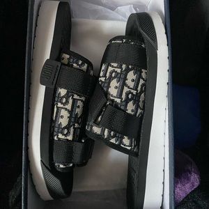 Dior alpha Sandel size 32 us 8